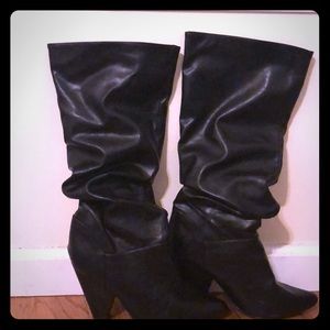 Women’s leather boots size 9 1/2